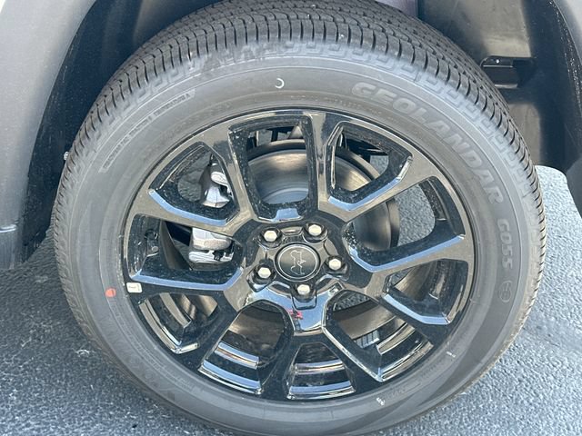 New 2026 Jeep Compass Latitude AWD/4WD image 24