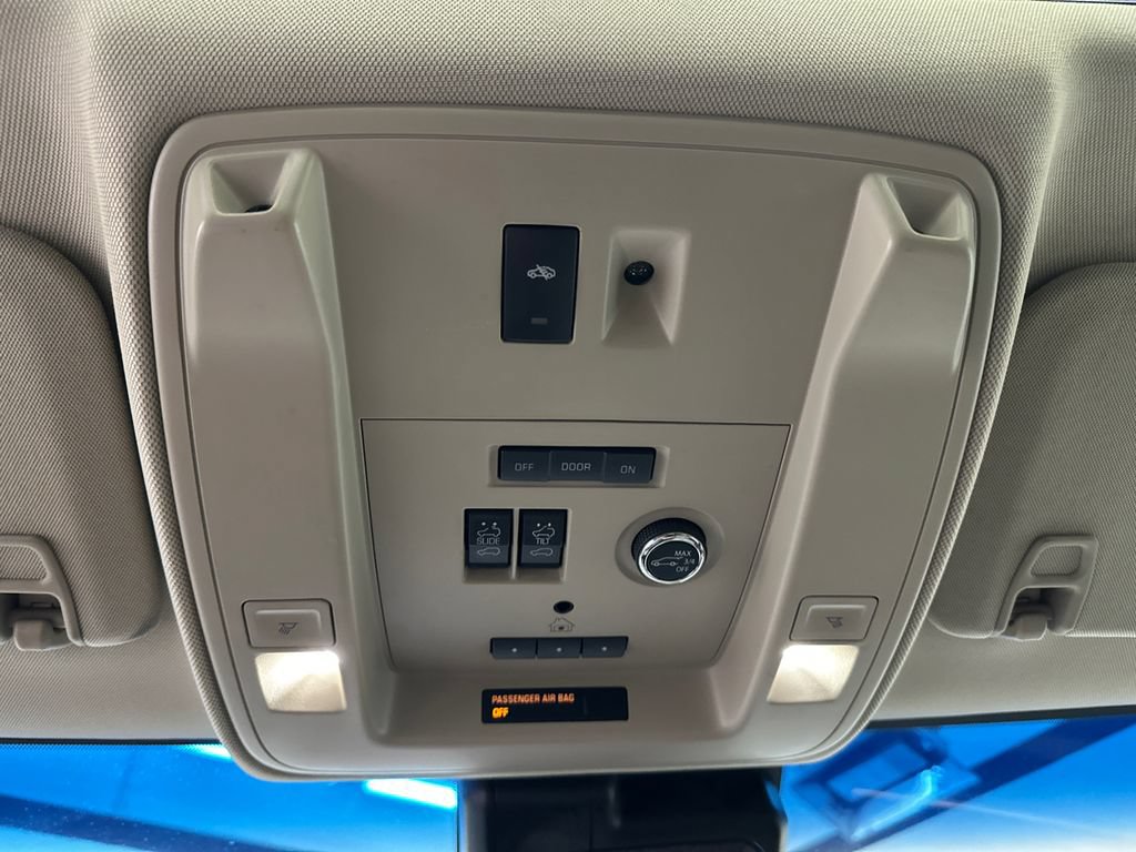 Used 2019 Chevrolet Suburban Premier RWD image 37