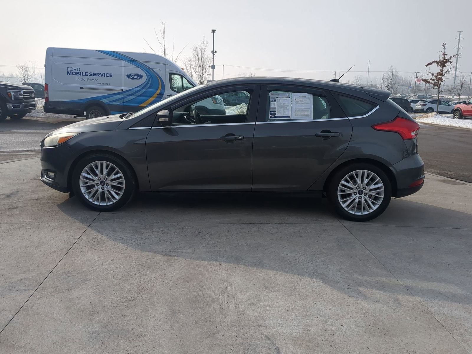 Used 2017 Ford Focus Titanium image 3