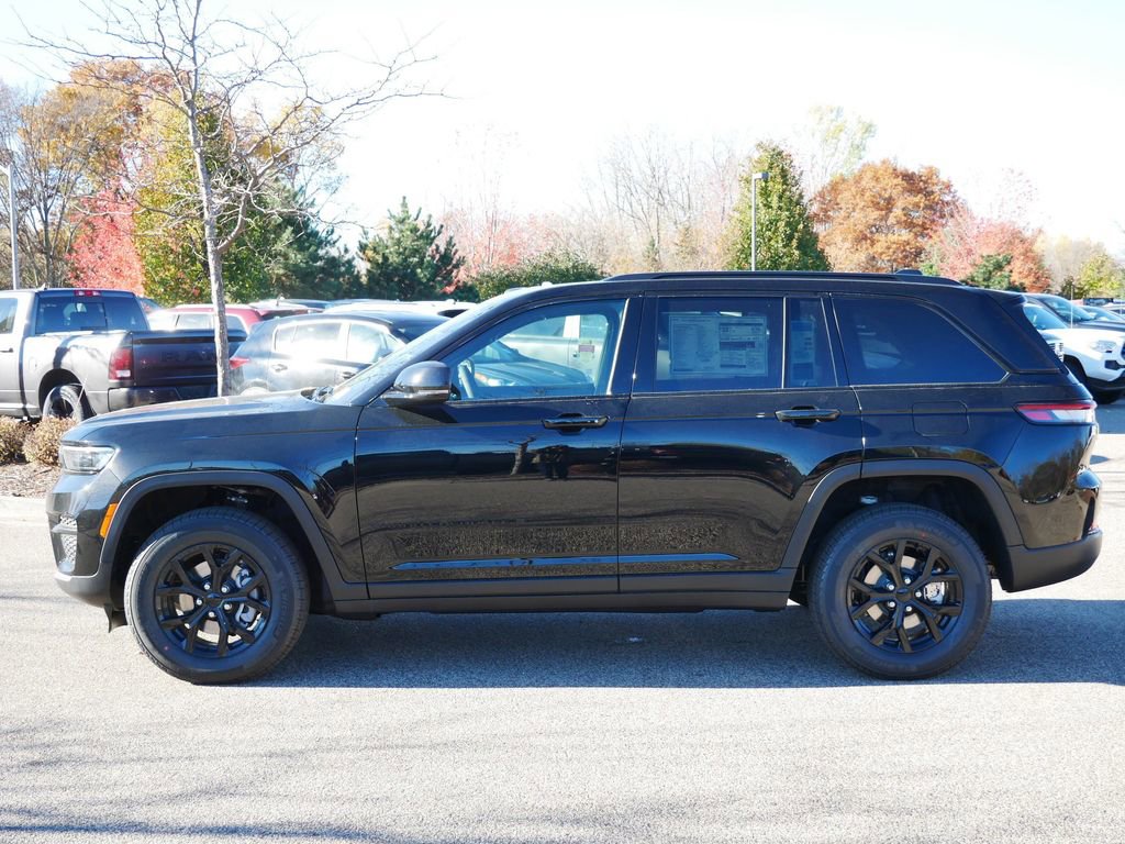 New 2025 Jeep Grand Cherokee Laredo image 15