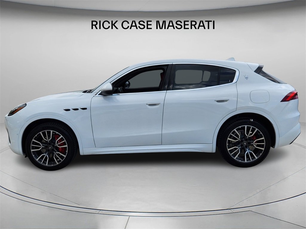 New 2025 Maserati Grecale GT image 2