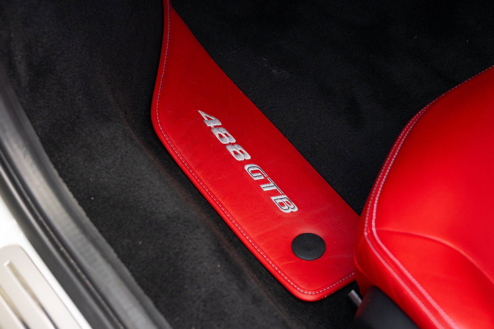Used 2017 Ferrari 488 GTB RWD image 57