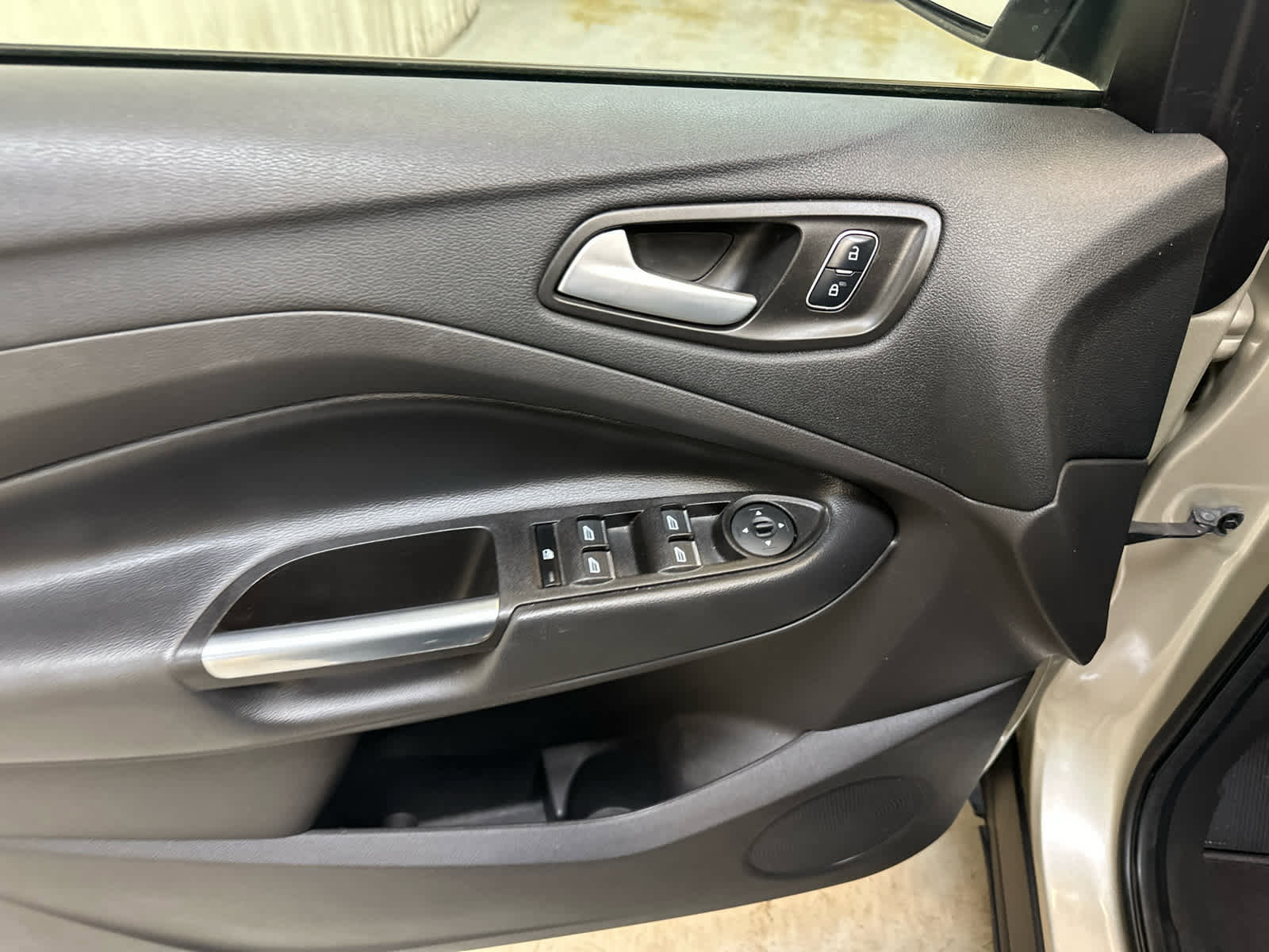 Used 2017 Ford Escape SE w/ Equipment Group 201A AWD/4WD image 25