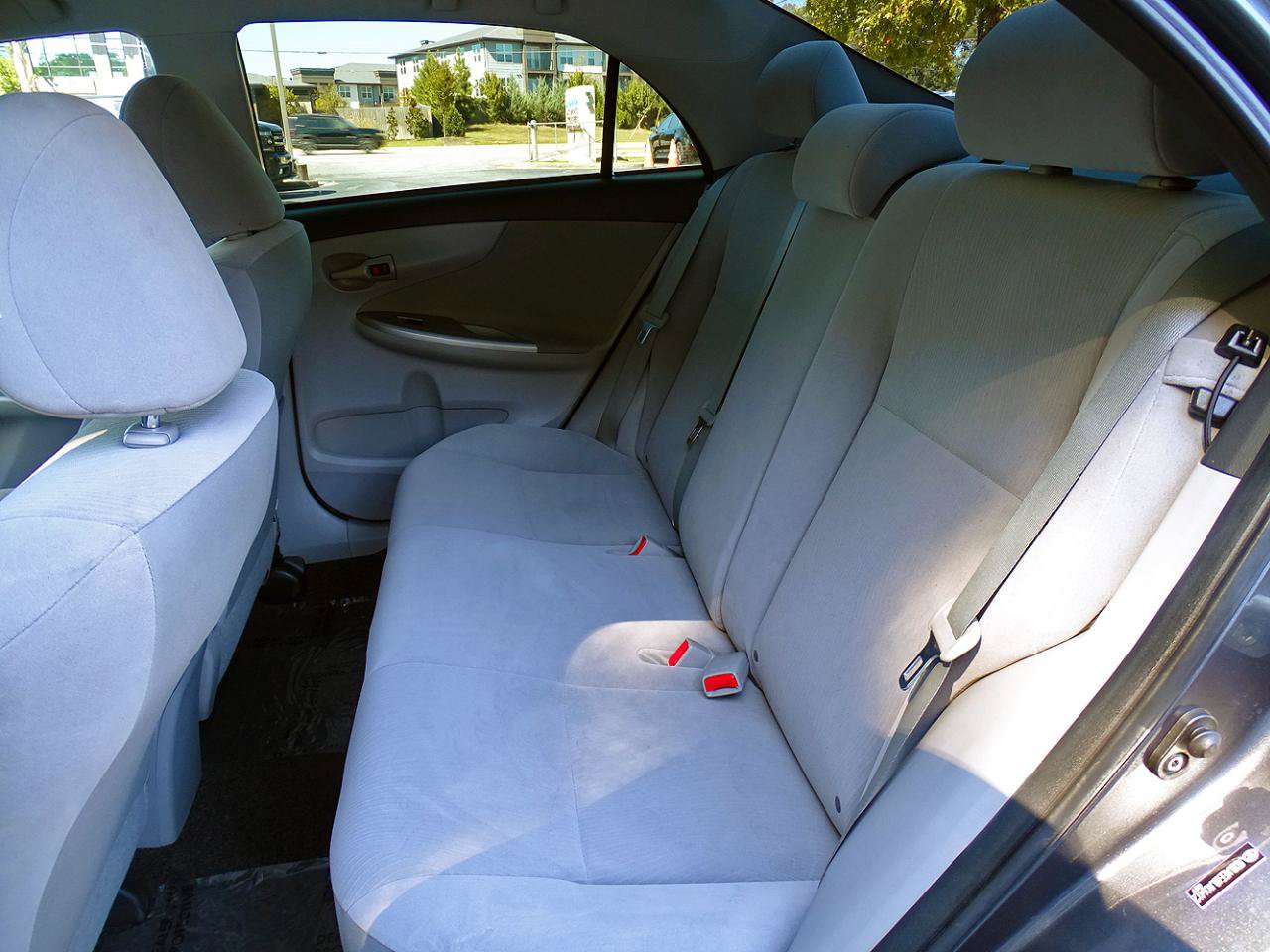 Used 2011 Toyota Corolla LE FWD image 19