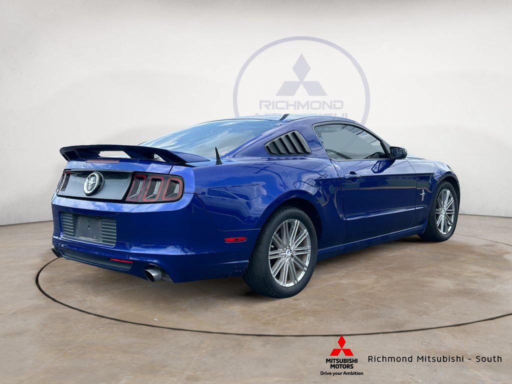 Used 2013 Ford Mustang Coupe RWD image 3