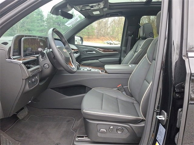 Used 2024 Cadillac Escalade ESV Premium Luxury w/ Performance Package image 14