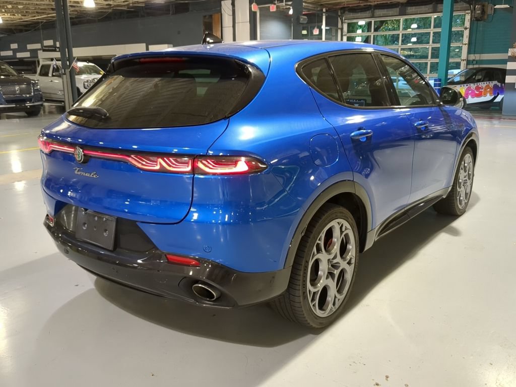 Used 2024 Alfa Romeo Tonale Veloce AWD/4WD image 8