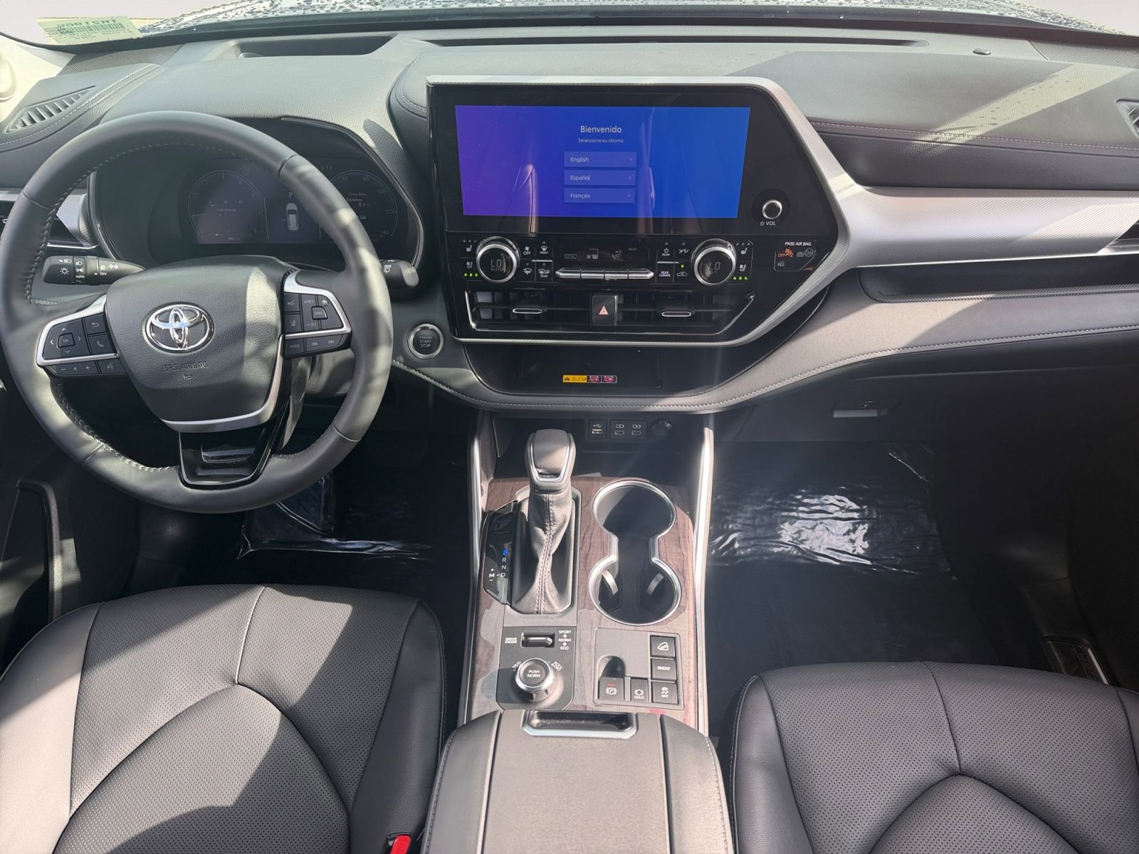 Certified 2025 Toyota Highlander Platinum image 10