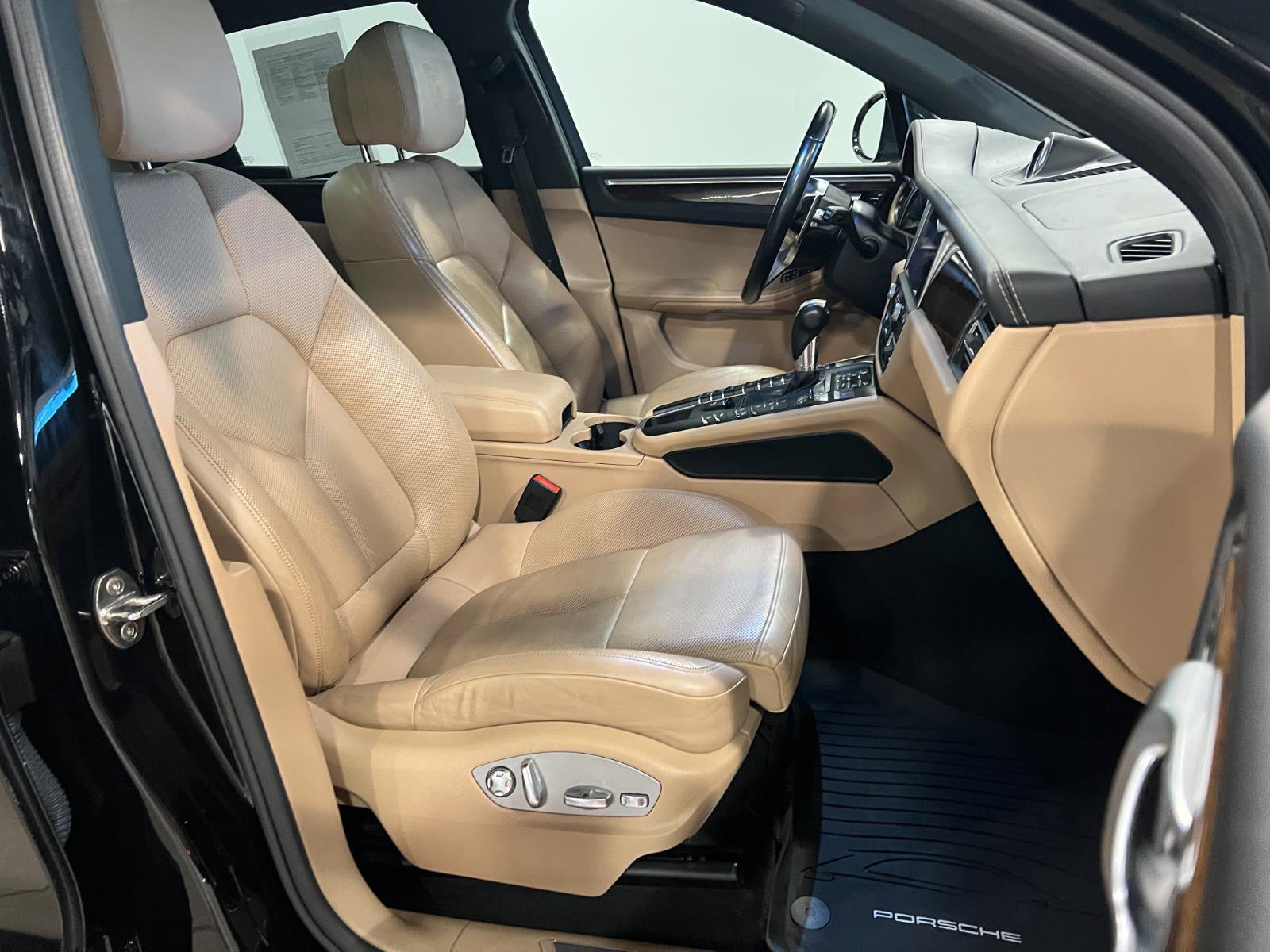 Used 2019 Porsche Macan S image 39