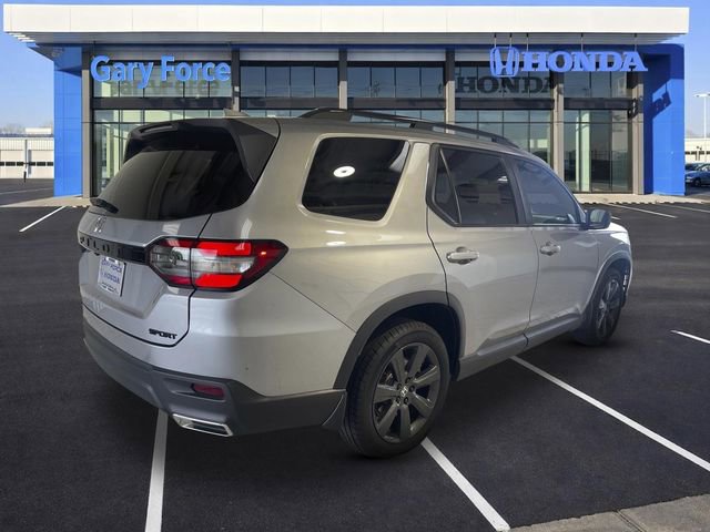 Certified 2025 Honda Pilot Sport image 2