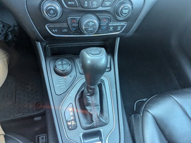 Used 2020 Jeep Cherokee Trailhawk w/ Cold Weather Group image 16