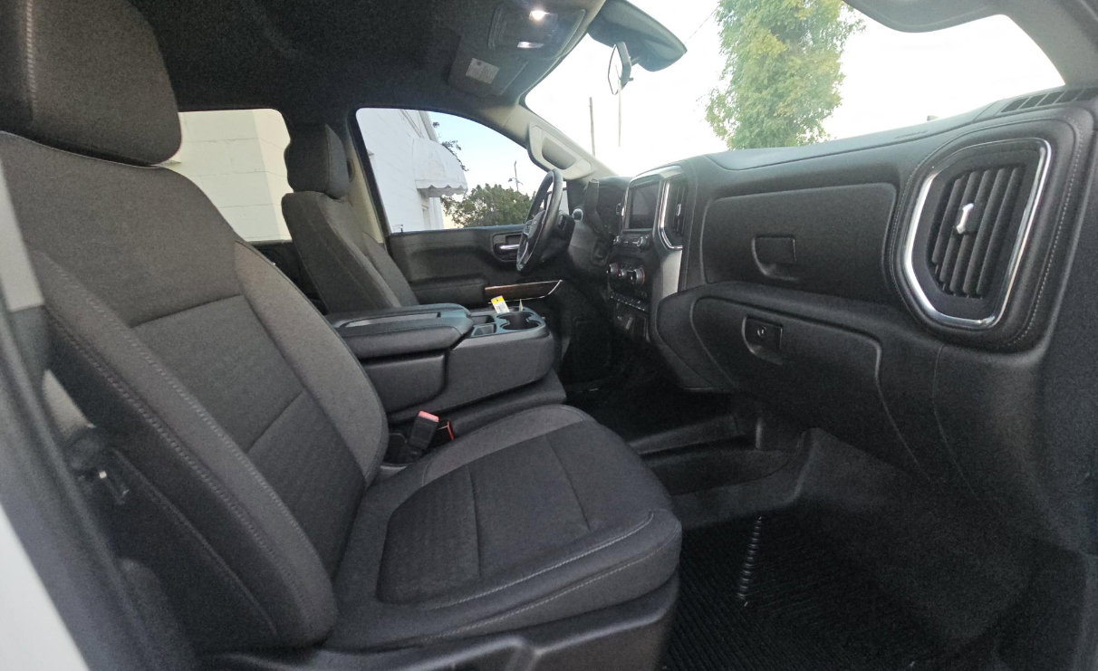 Used 2020 Chevrolet Silverado 1500 LT w/ Convenience Package image 10