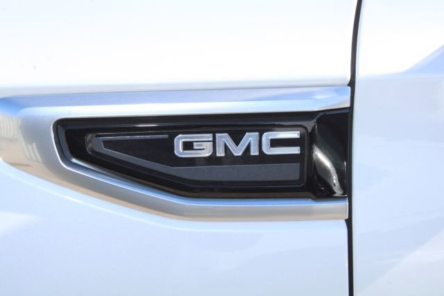 Used 2022 GMC Yukon XL Denali w/ Denali Premium Package AWD/4WD image 9