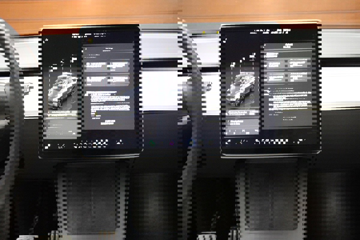 Used 2023 Tesla Model Y Performance image 30