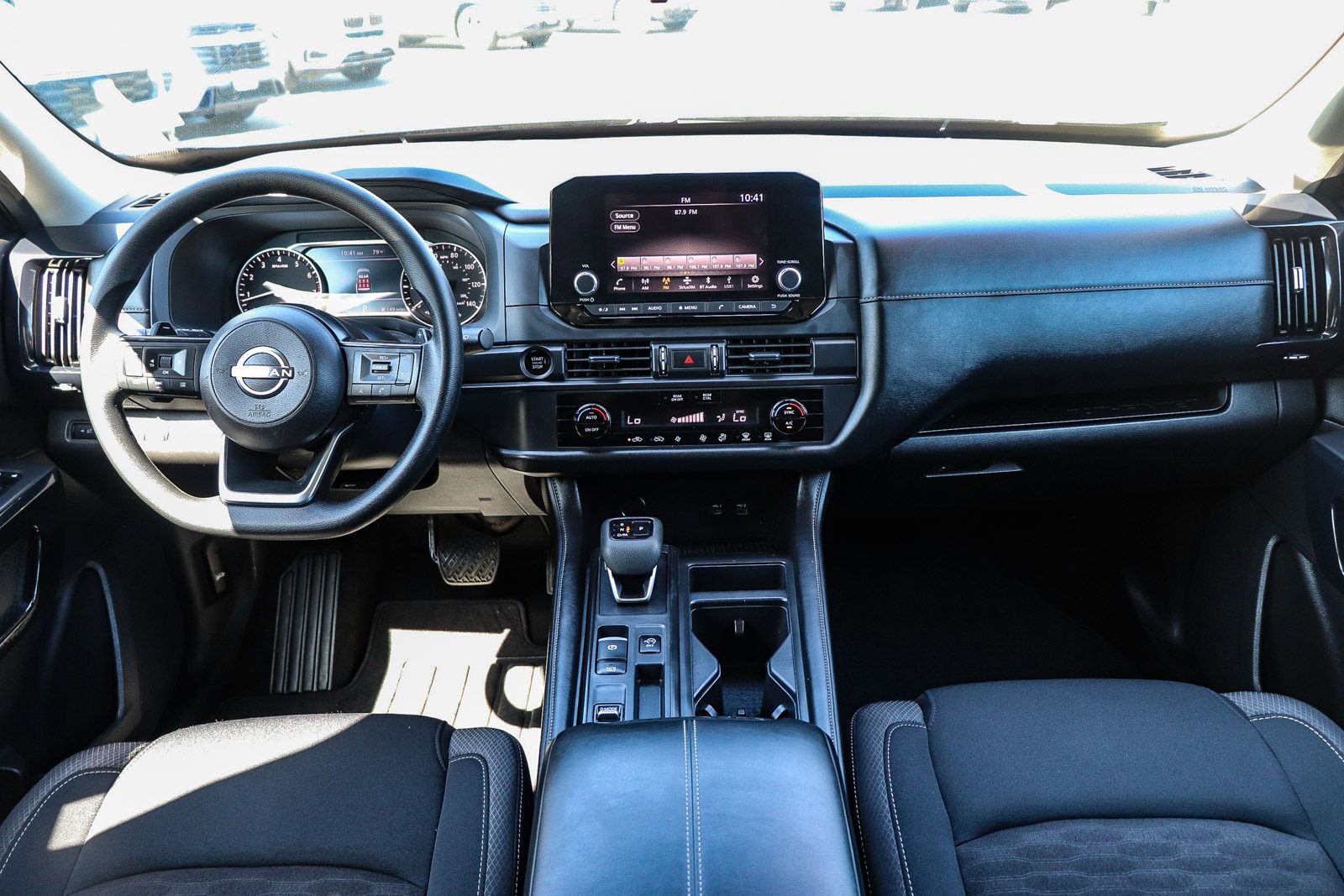 Used 2025 Nissan Pathfinder S FWD image 15