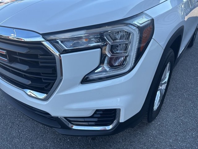 Used 2023 GMC Terrain SLE w/ Driver Convenience Package image 9