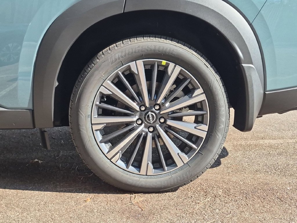 New 2026 Nissan Pathfinder Platinum AWD/4WD image 12