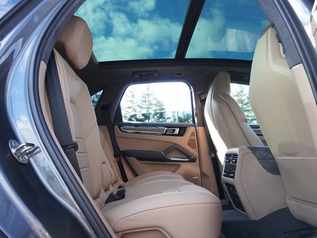 Used 2020 Porsche Cayenne Turbo image 43