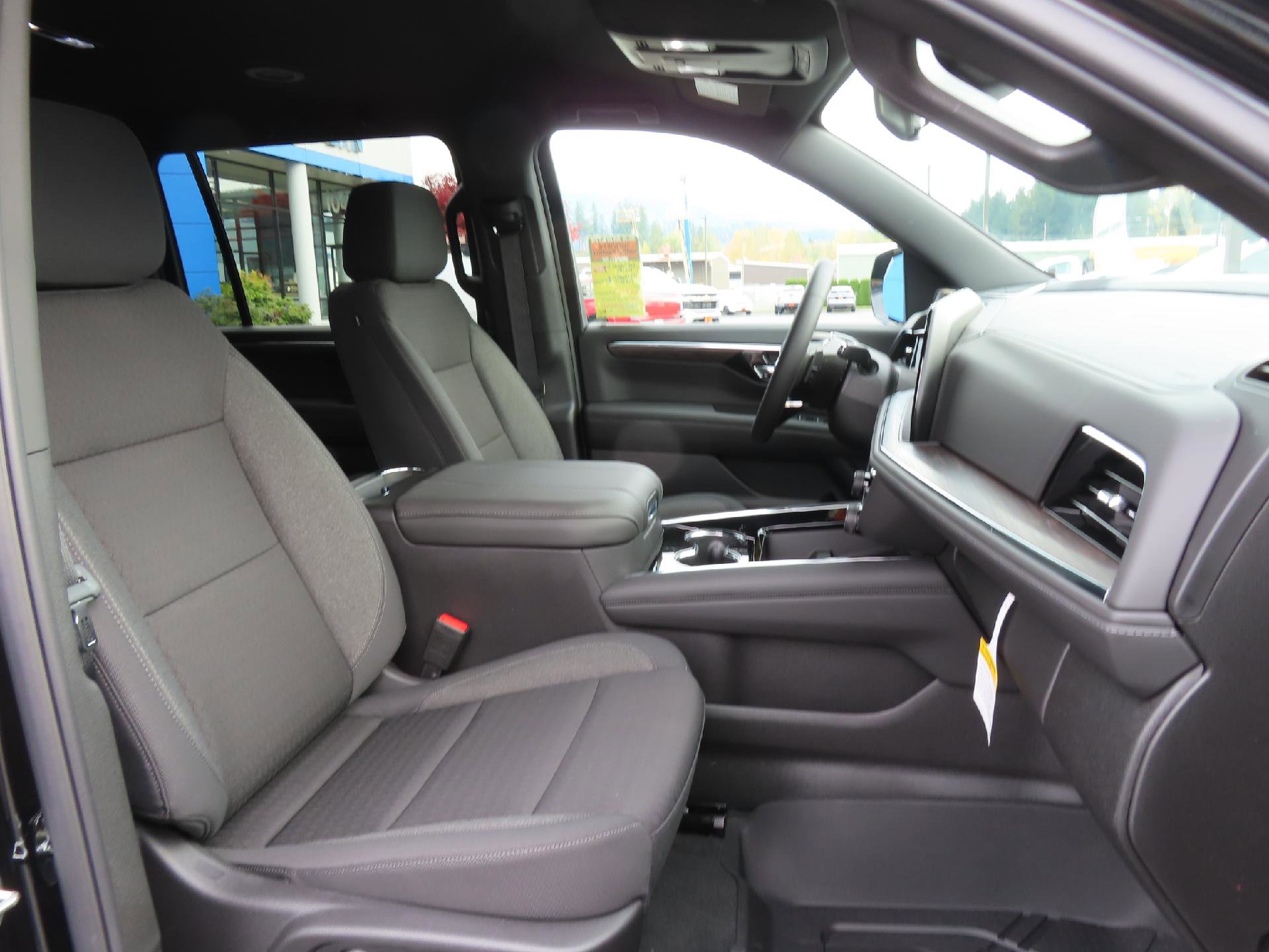 New 2026 Chevrolet Suburban LS w/ LPO, Dark Essentials Package image 33