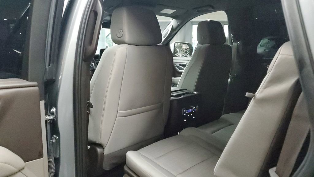 Used 2024 Chevrolet Tahoe LS image 15
