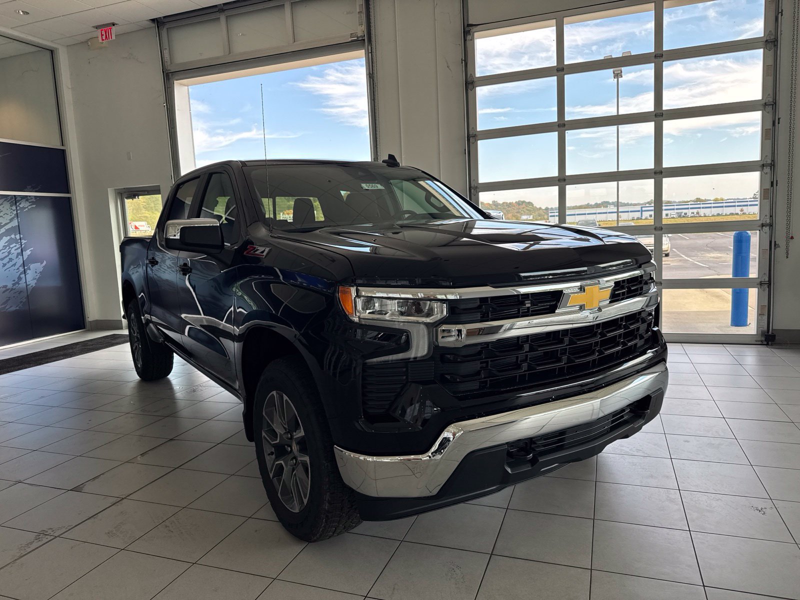 New 2026 Chevrolet Silverado 1500 LT w/ All Star Edition Plus AWD/4WD image 3