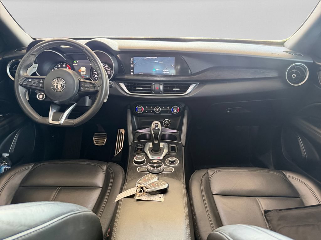 Used 2023 Alfa Romeo Stelvio Sprint AWD/4WD image 15