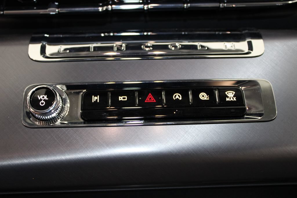 New 2026 Lincoln Aviator 2WD w/ Jet Appearance Package image 43