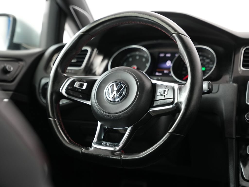 Used 2015 Volkswagen GTI SE FWD image 11