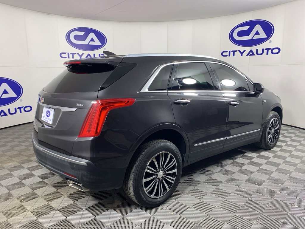 Used 2017 Cadillac XT5 Luxury w/ Driver Awareness Package image 3