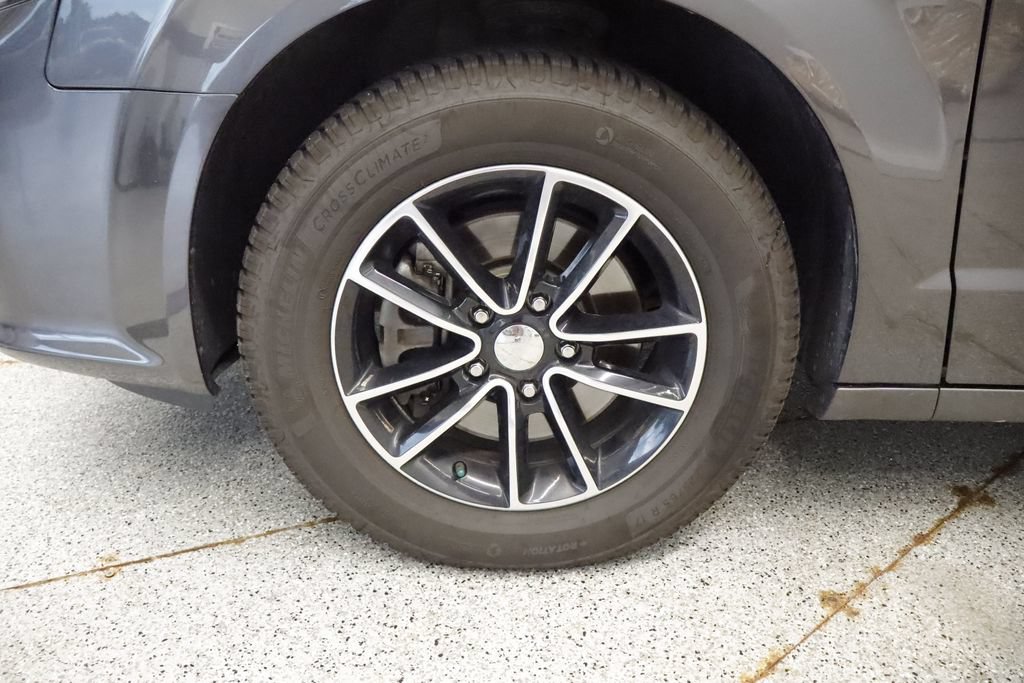 Used 2018 Dodge Grand Caravan SE FWD image 10