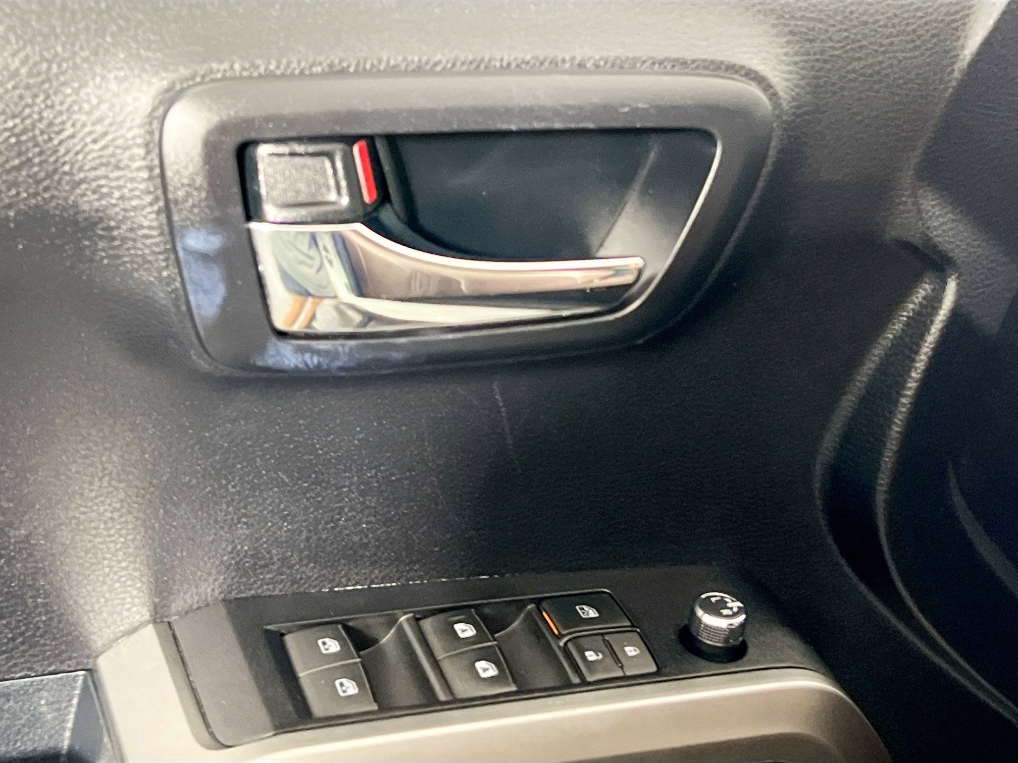 Used 2017 Toyota Tacoma Limited image 16