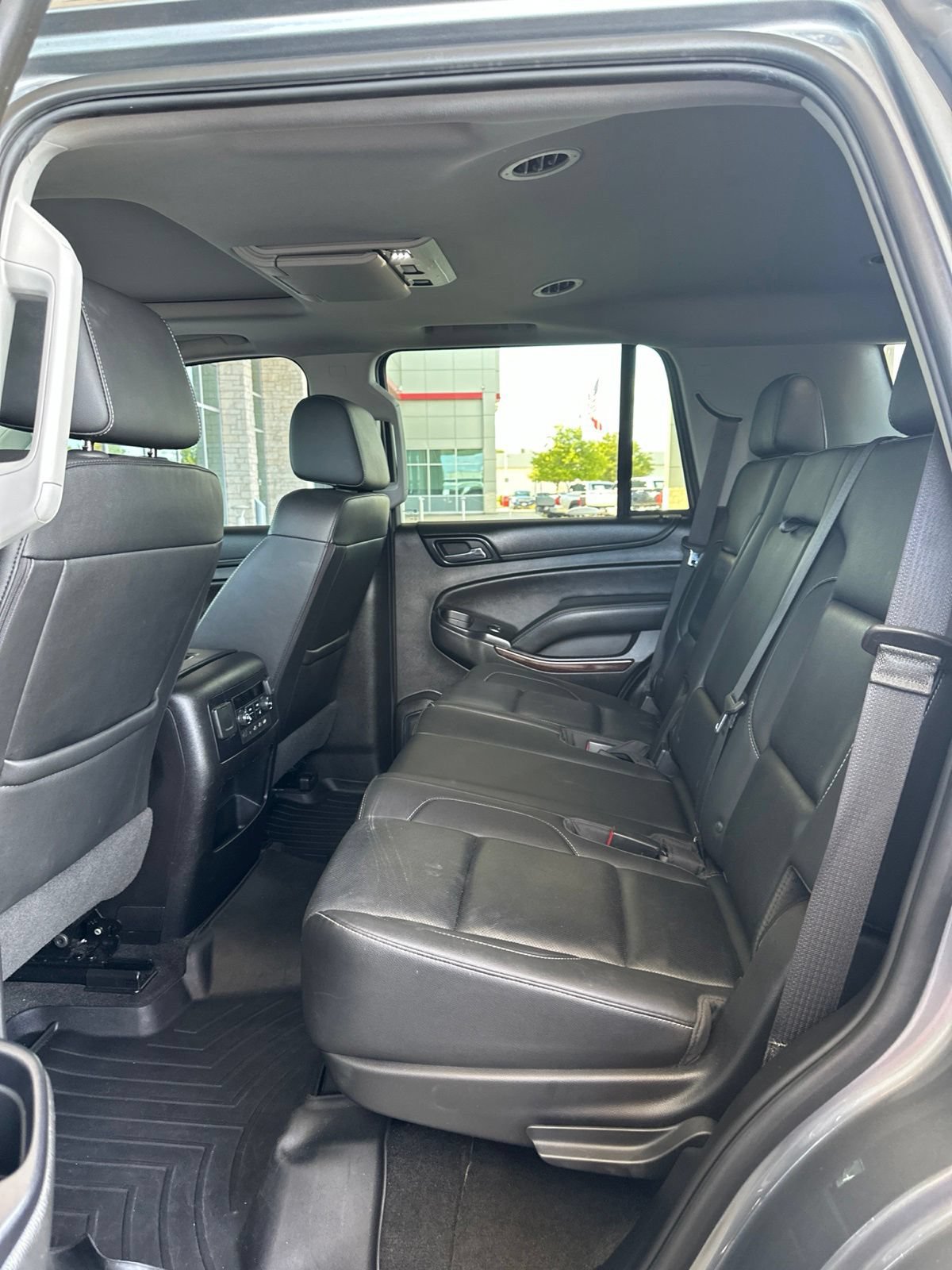 Used 2018 GMC Yukon SLT w/ Premium Edition RWD image 36