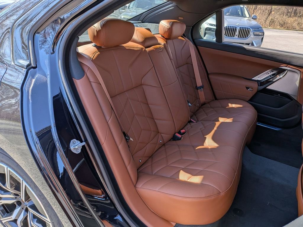 New 2026 BMW 760i xDrive w/ Executive Package image 23