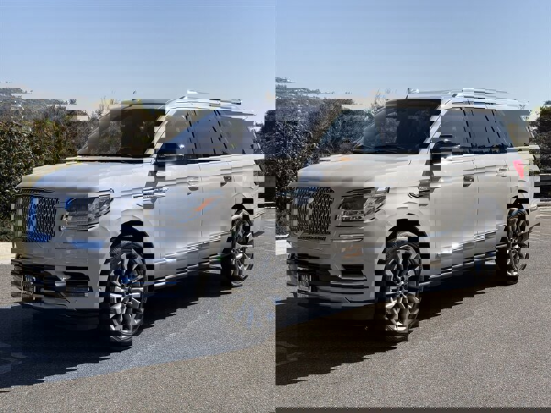 Used 2020 Lincoln Navigator L Reserve w/ Luxury Package image 3