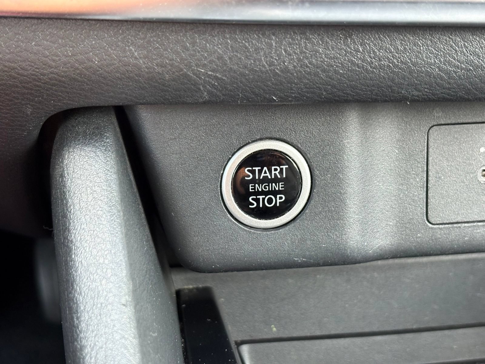 Used 2021 Nissan Rogue SV AWD/4WD image 18
