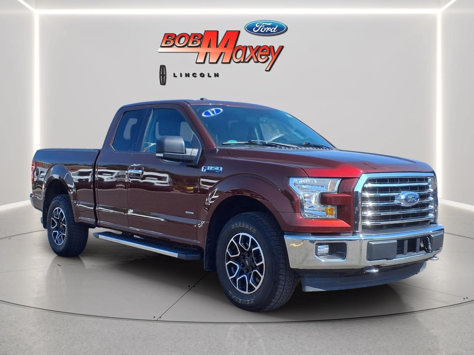 Used 2017 Ford F150 XLT w/ Equipment Group 302A Luxury AWD/4WD image 3