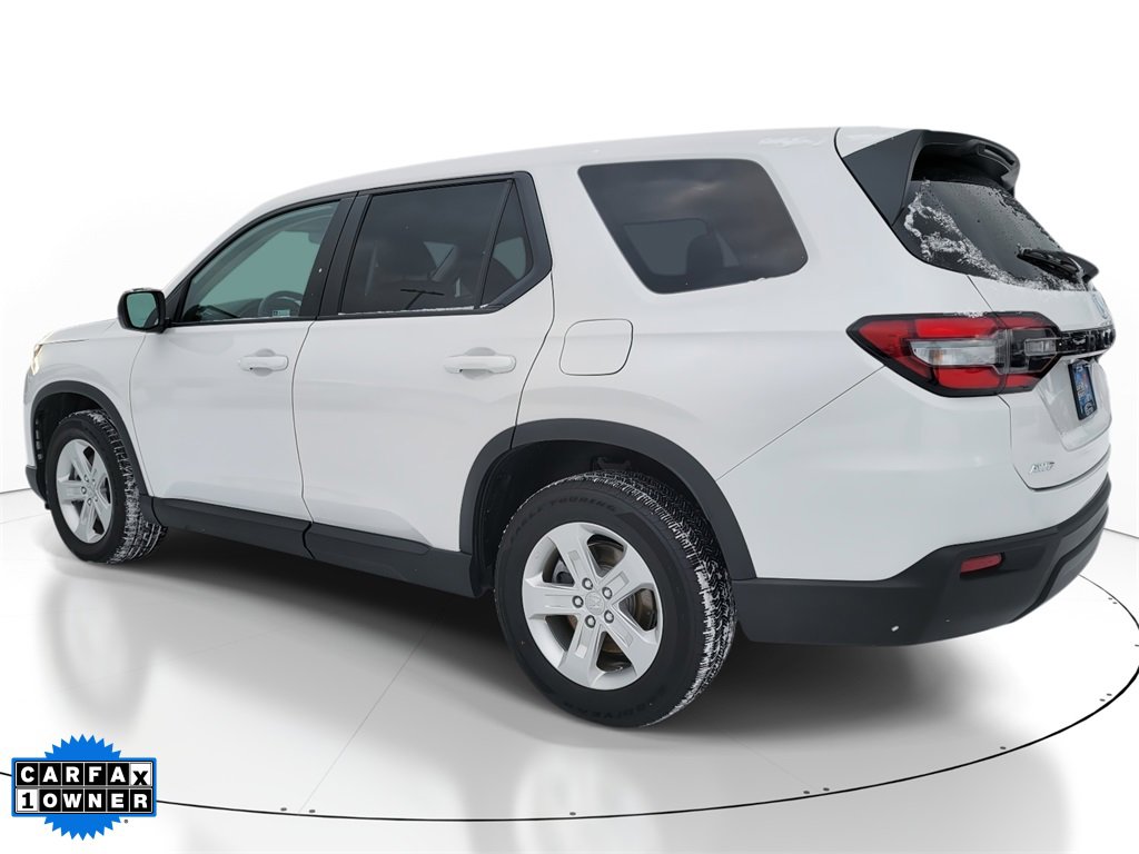 Used 2023 Honda Pilot LX image 3