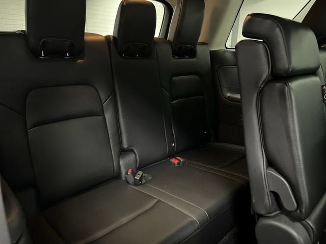 Used 2024 Nissan Pathfinder SL AWD/4WD image 27