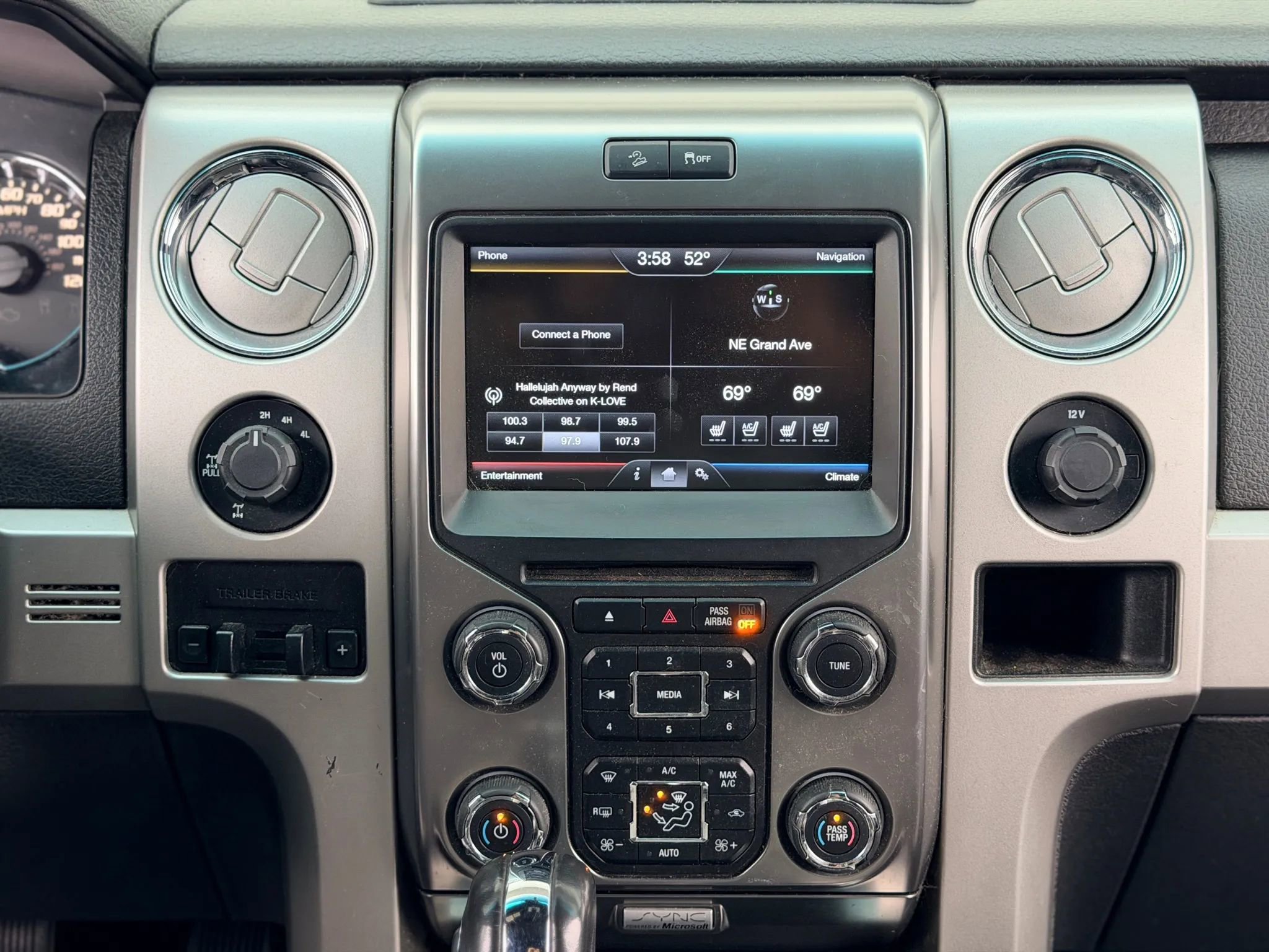 Used 2014 Ford F150 FX4 w/ Equipment Group 402A Luxury image 24