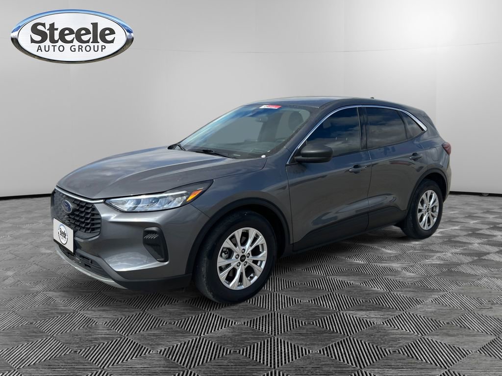 Used 2023 Ford Escape Active image 1