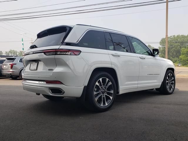Used 2023 Jeep Grand Cherokee Overland w/ Luxury Tech Group IV AWD/4WD image 3
