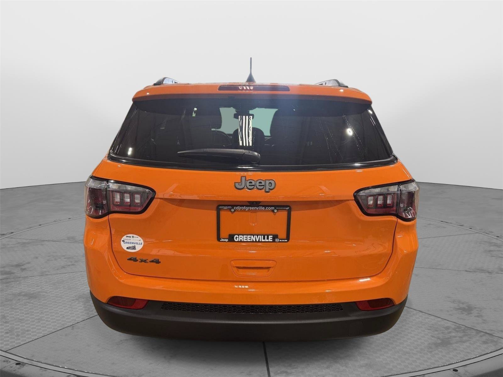 Used 2026 Jeep Compass Latitude AWD/4WD image 9