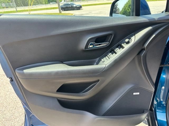 Used 2019 Chevrolet Trax Premier w/ LPO, Protection Package AWD/4WD image 13