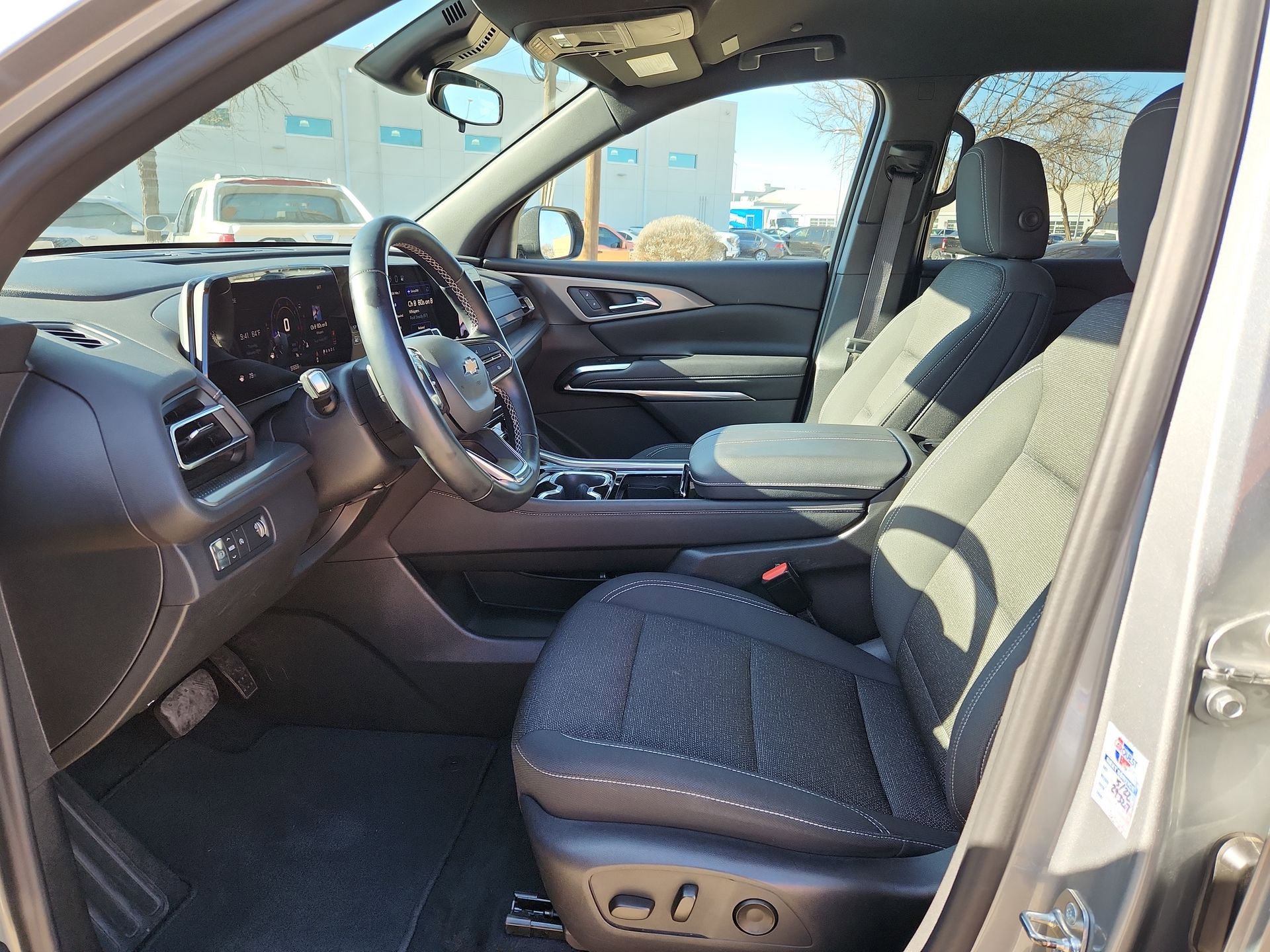 Used 2024 Chevrolet Traverse LT image 16