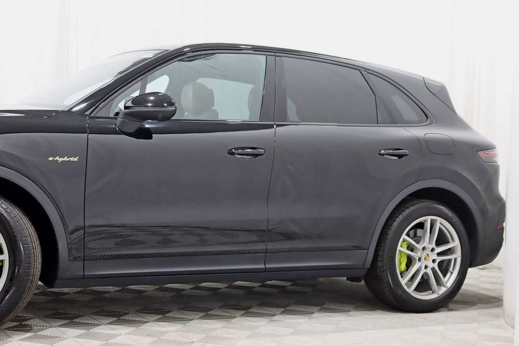Used 2019 Porsche Cayenne E-Hybrid AWD/4WD image 3