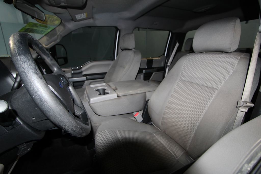 Used 2016 Ford F150 XLT image 4