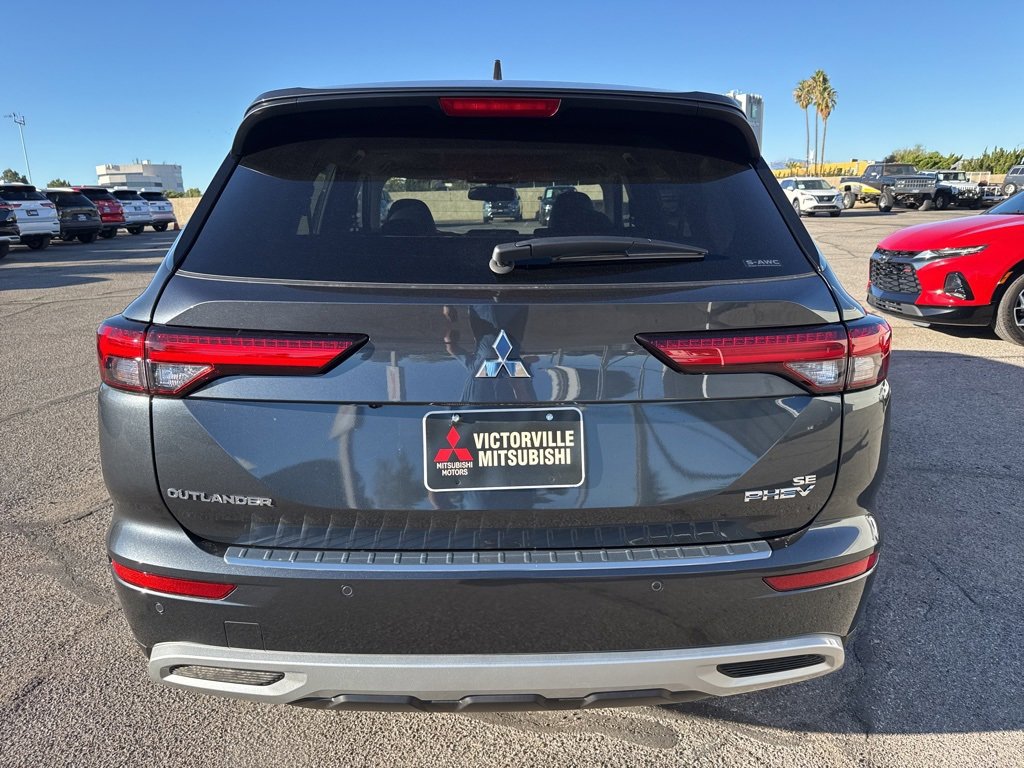 New 2025 Mitsubishi Outlander SE image 6