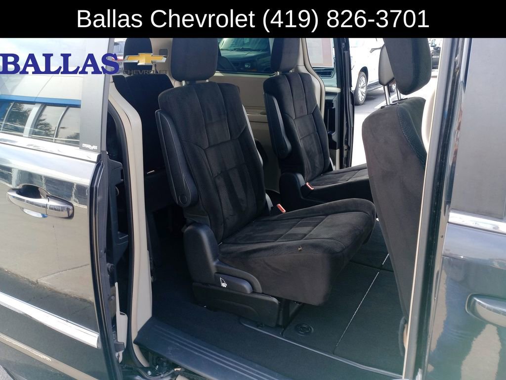 Used 2012 Chrysler Town & Country Touring image 27
