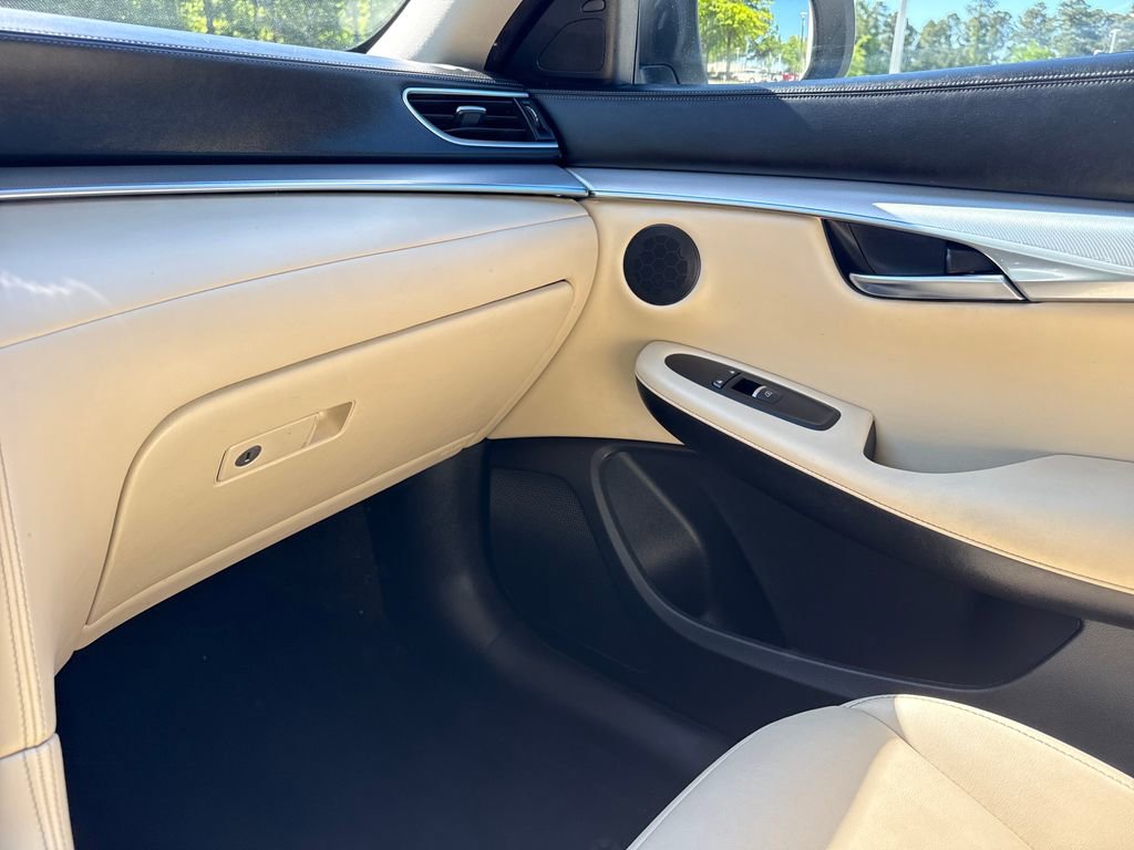 Used 2020 INFINITI QX50 Luxe w/ Navigation Package FWD image 17