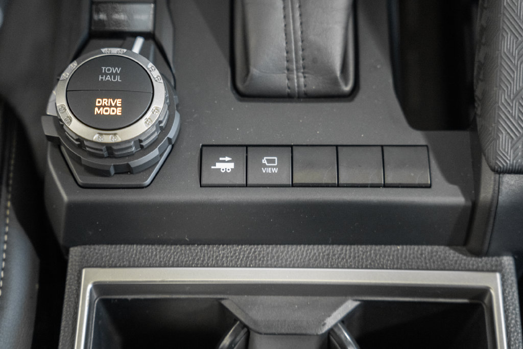 Used 2025 Toyota Tacoma Limited AWD/4WD image 30